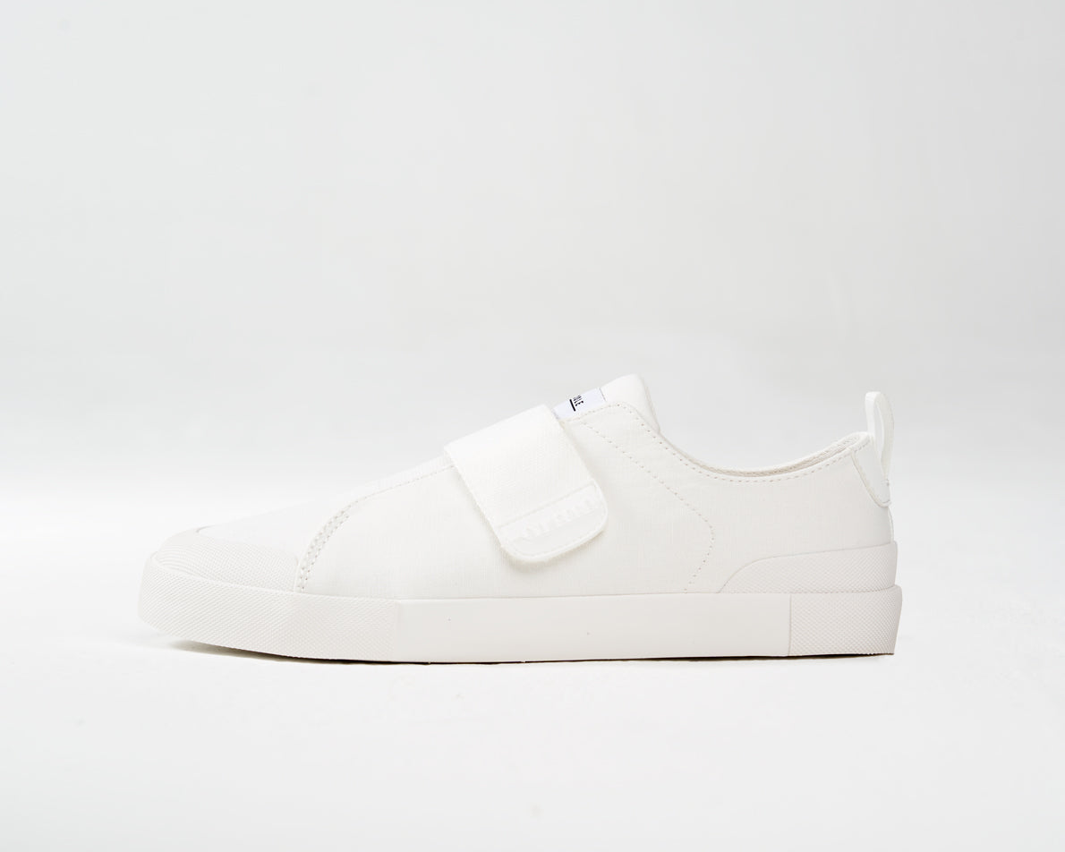Signature Off White